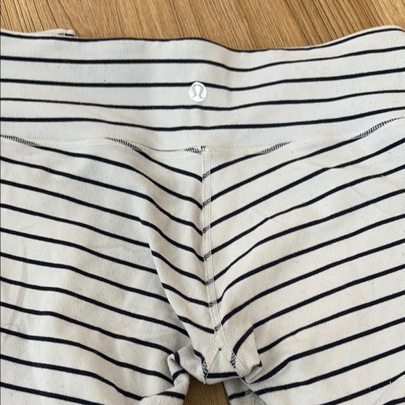 Lululemon wunder under quiet stripped RARE - Picture 3 of 4